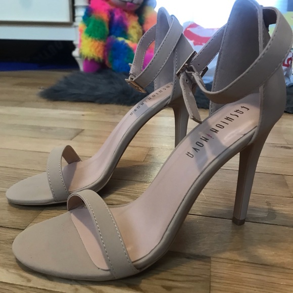 Fashion nova heels- NEVER WORN - Picture 1 of 3